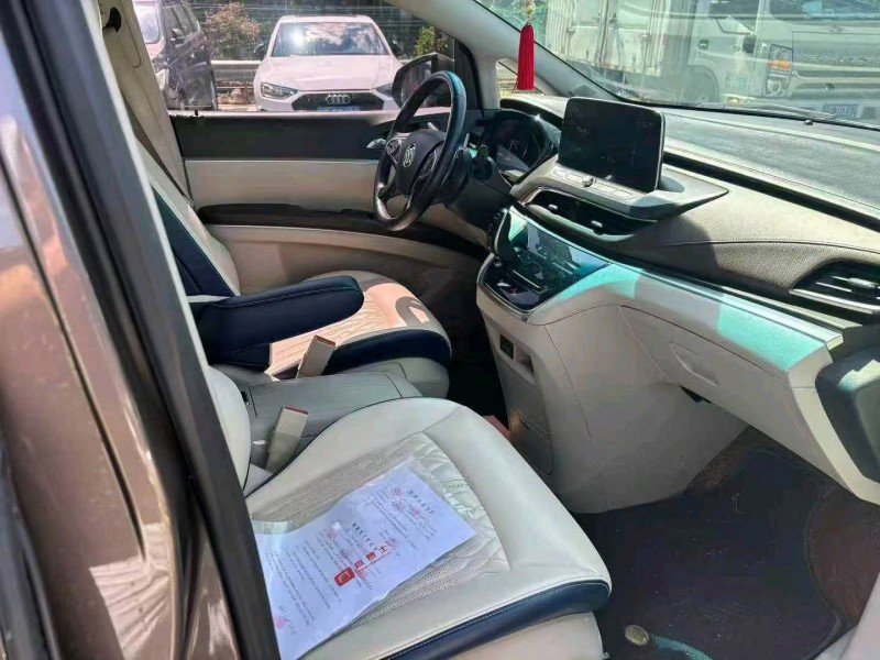 台州21年别克GL86