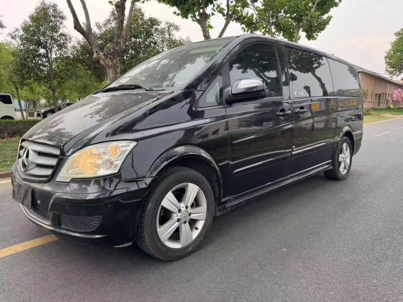 枣庄17年奔驰唯雅诺2