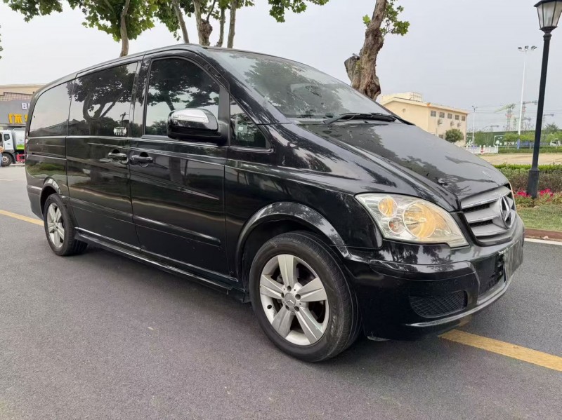 枣庄17年奔驰唯雅诺3