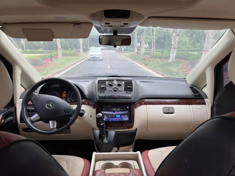 枣庄17年奔驰唯雅诺5