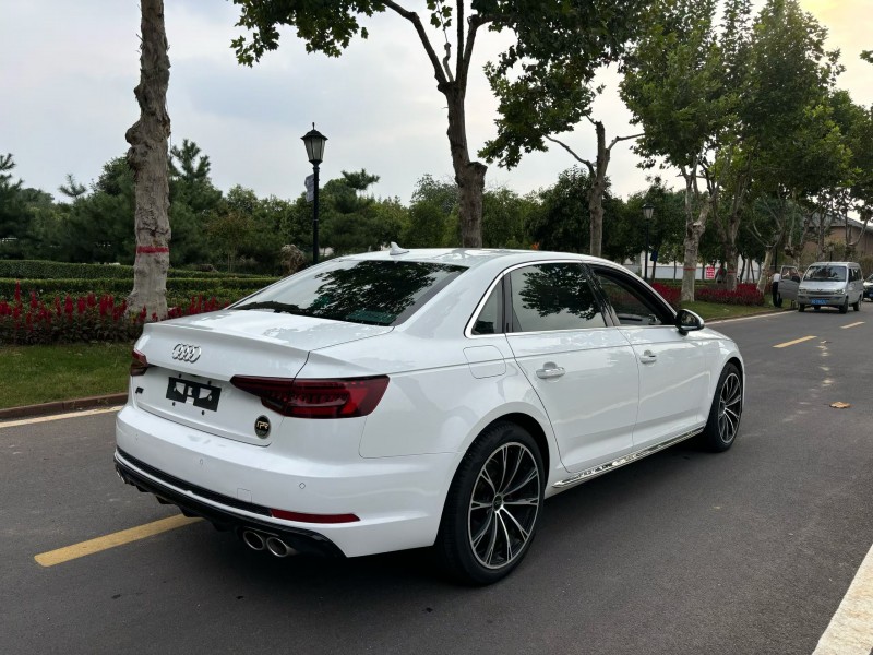 枣庄18年奥迪A4L7