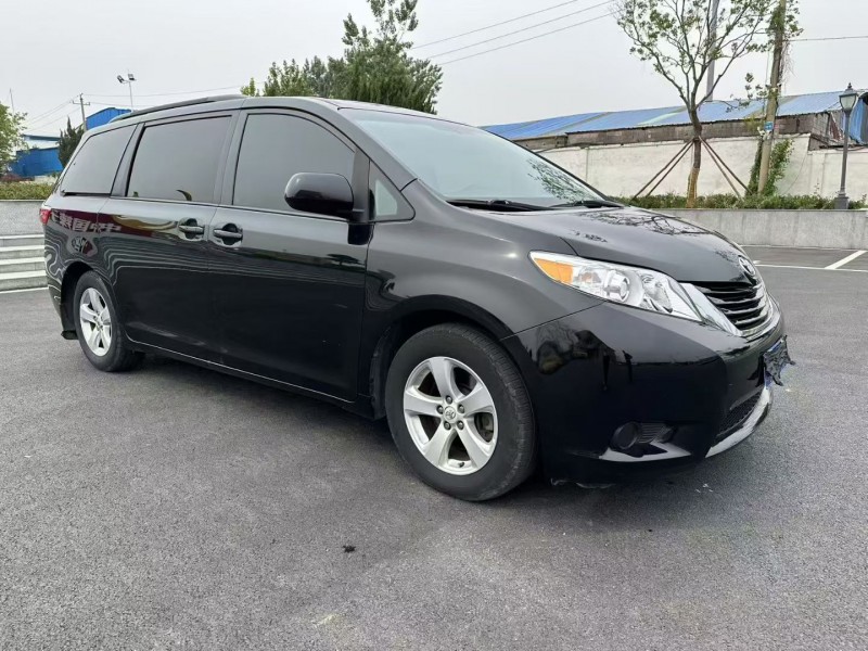 枣庄16年丰田塞纳2