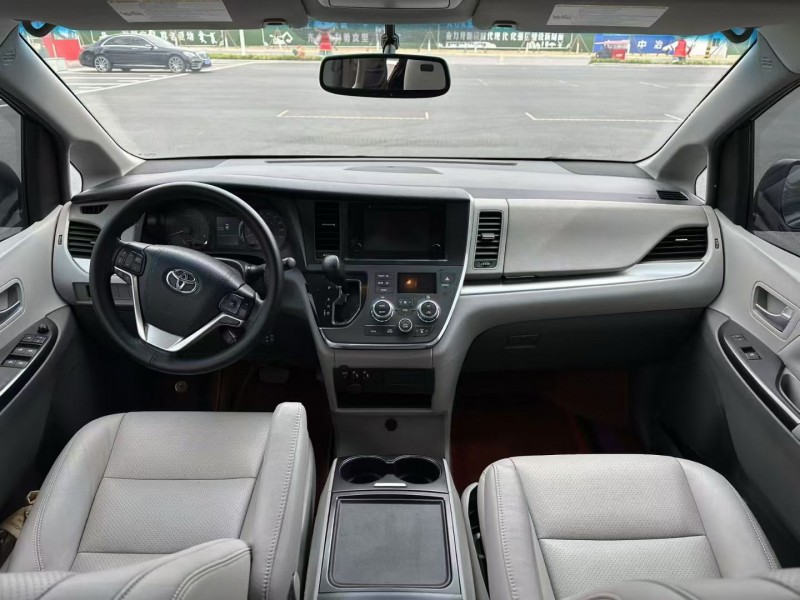 枣庄16年丰田塞纳5