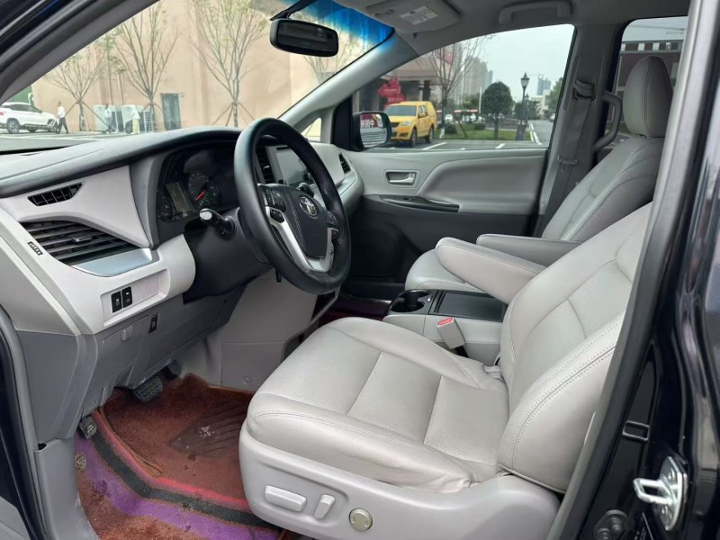 枣庄16年丰田塞纳6