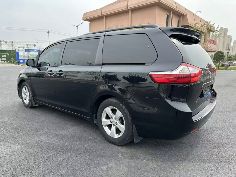 枣庄16年丰田塞纳8