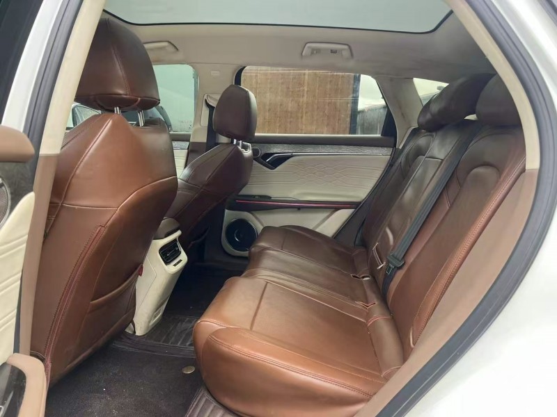 枣庄22年岚图汽车FREE5