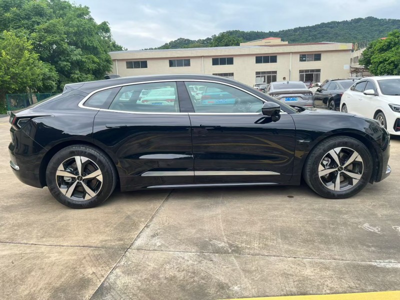 中山24年极氪汽车0012