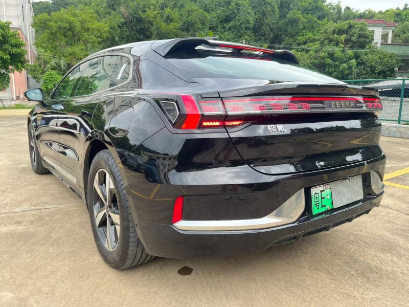 中山24年极氪汽车0014