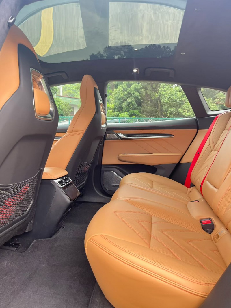 中山24年极氪汽车0016