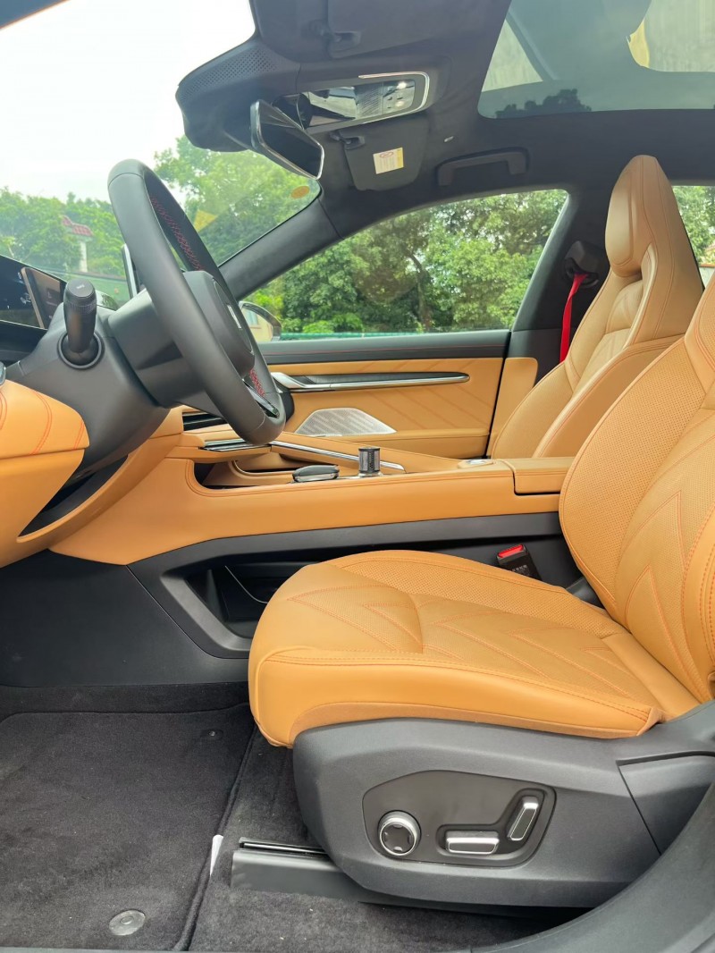 中山24年极氪汽车0018