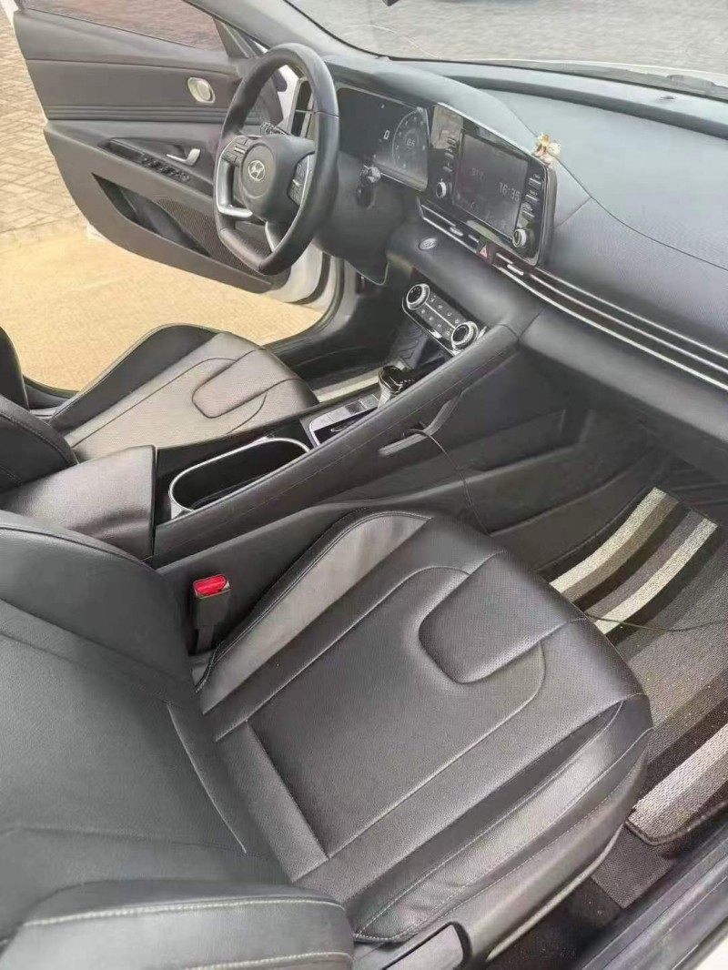 厦门23年现代伊兰特4