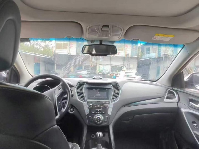 常德17年现代新胜达4