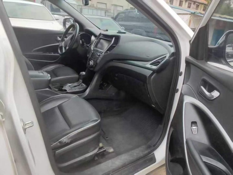 常德17年现代新胜达5