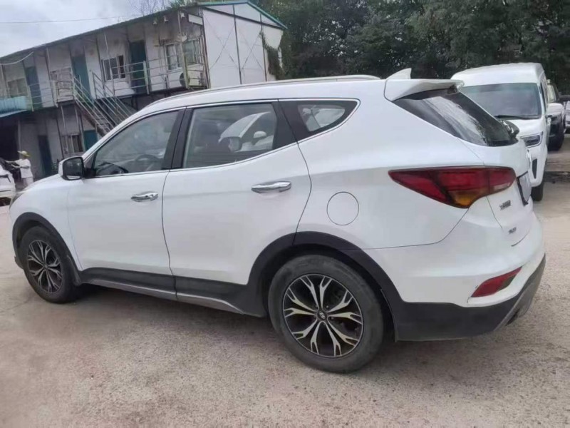 常德17年现代新胜达7