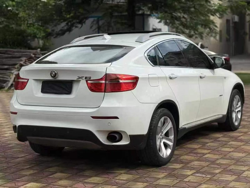 珠海12年宝马X68