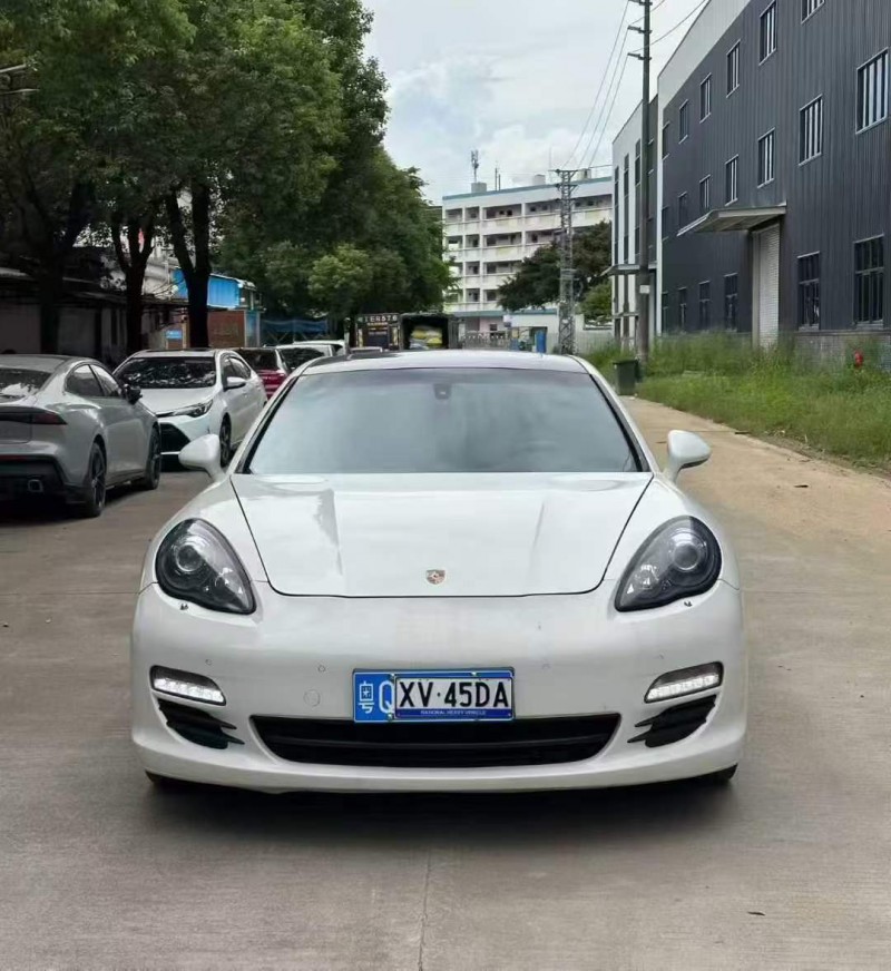 湛江13年保时捷帕拉梅拉1