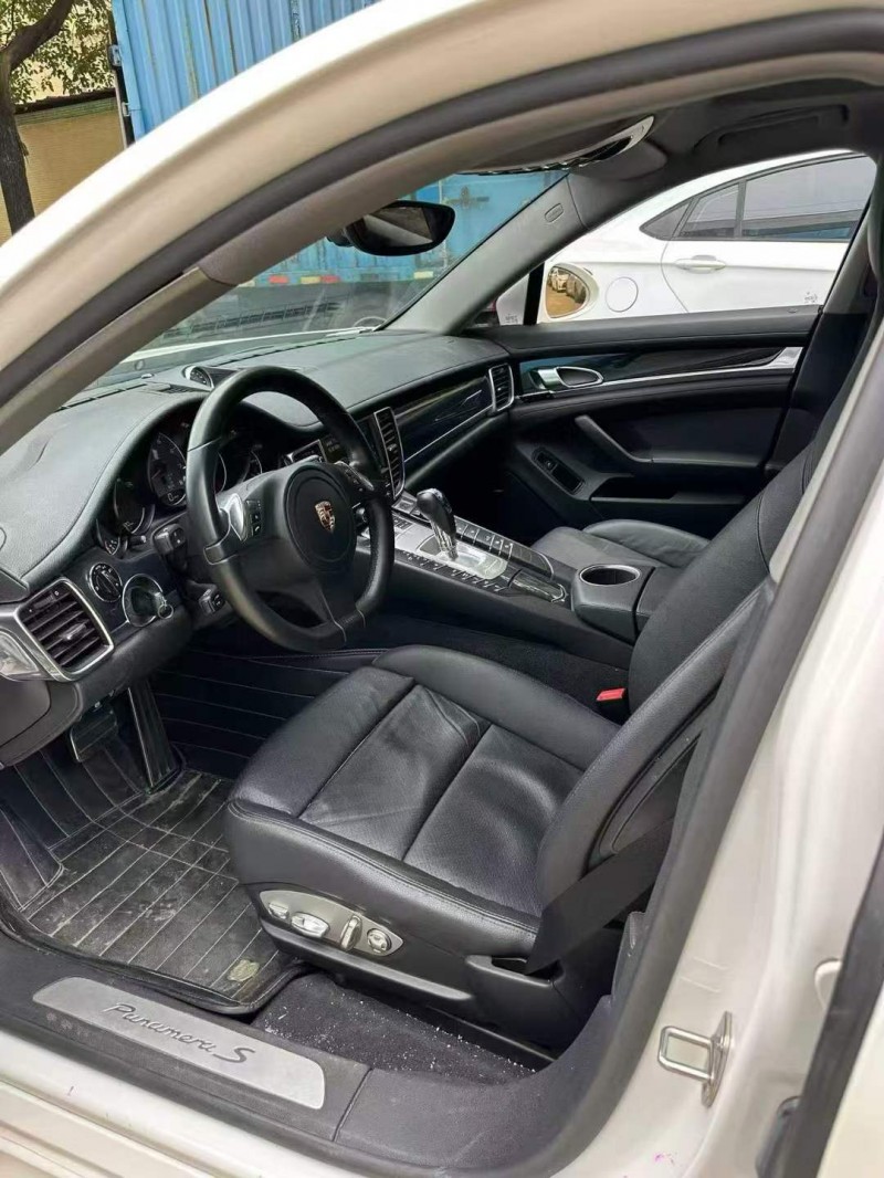 湛江13年保时捷帕拉梅拉4