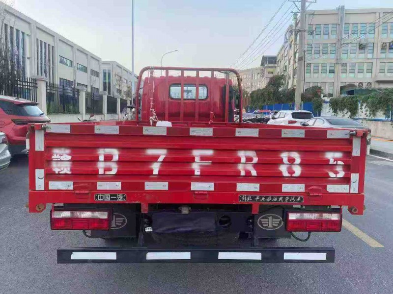 娄底24年解放解放卡车5