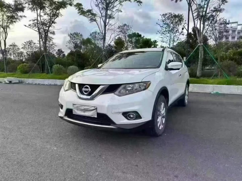 江门17年日产奇骏3