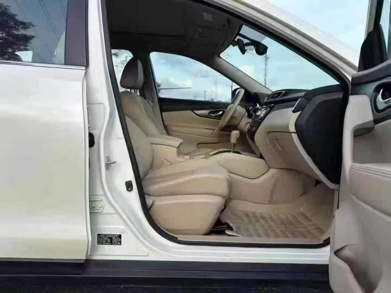 江门17年日产奇骏4