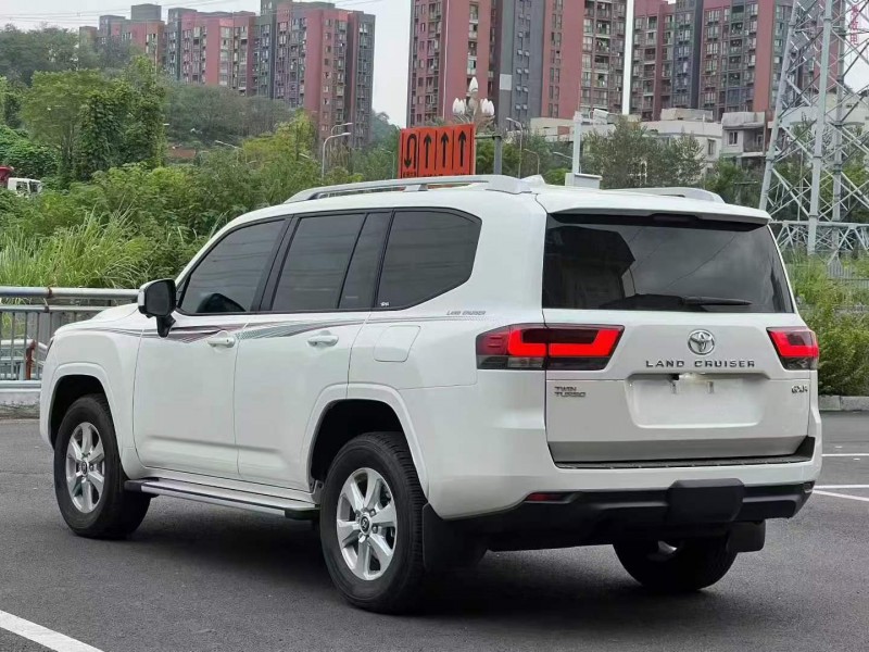 重庆24年丰田兰德酷路泽7