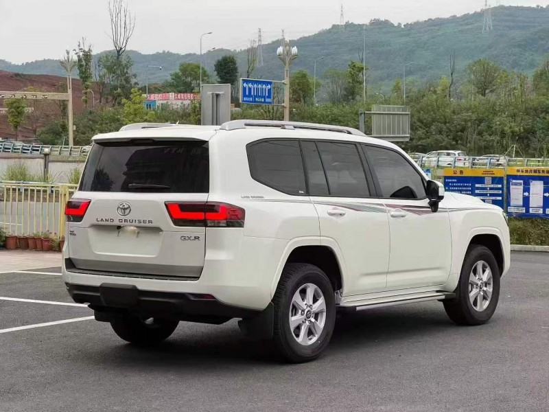 重庆24年丰田兰德酷路泽8