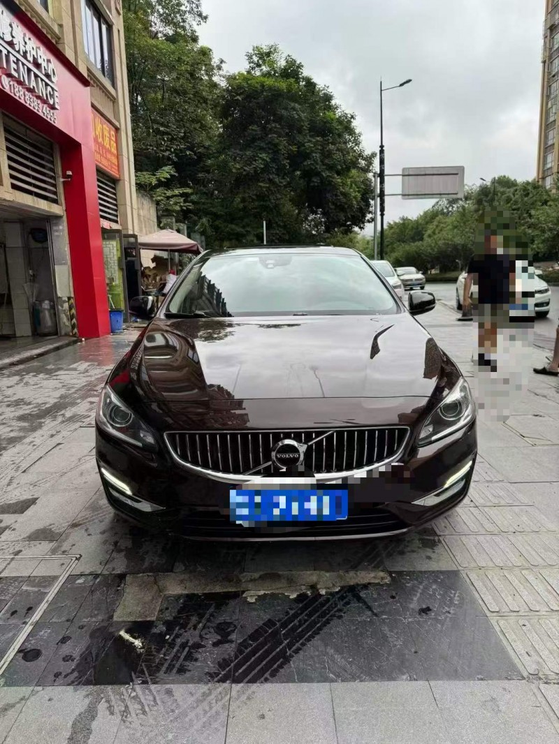 重庆19年沃尔沃S60L1