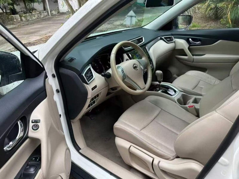 江门16年日产奇骏5