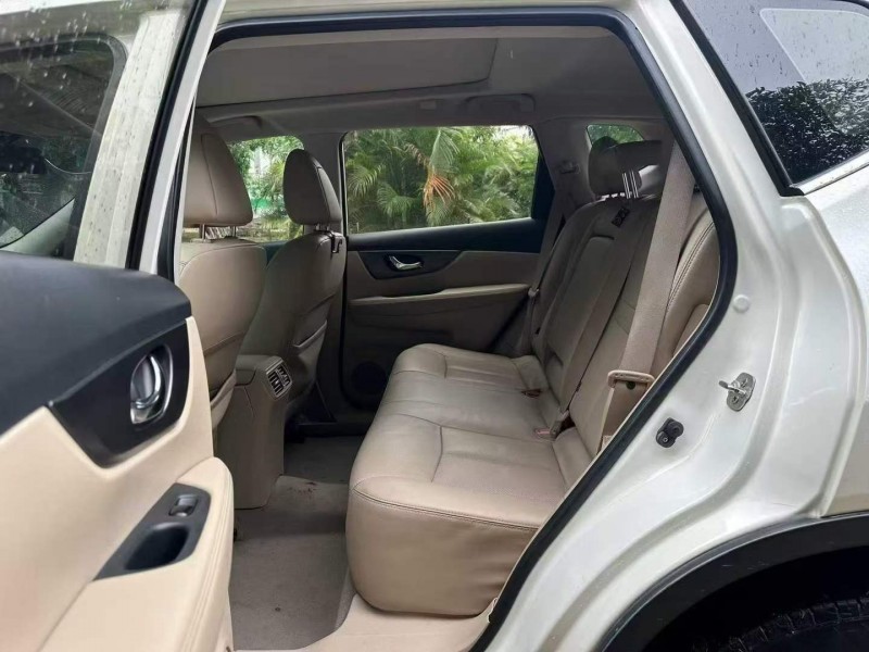 江门16年日产奇骏6