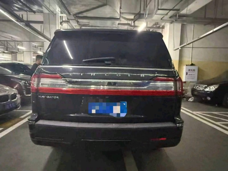 重庆19年林肯领航员9