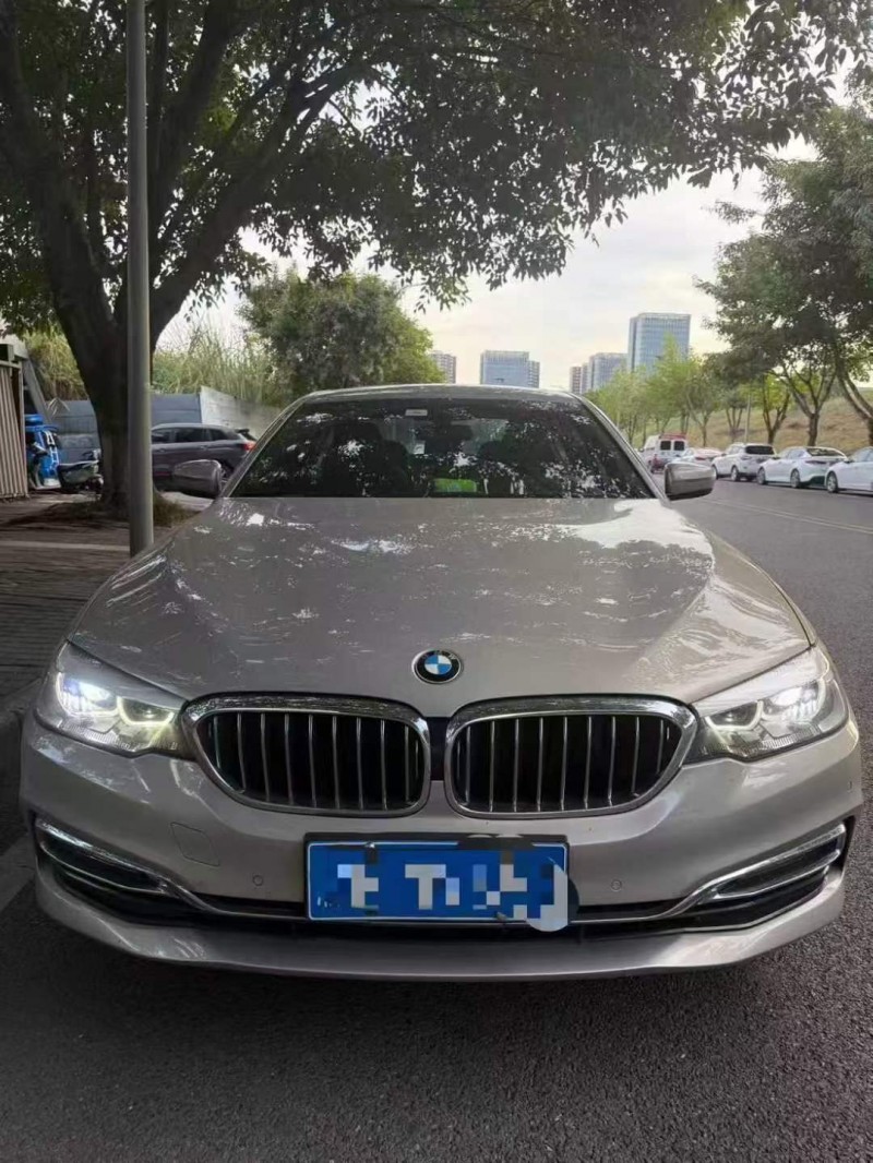 重庆18年宝马5系1