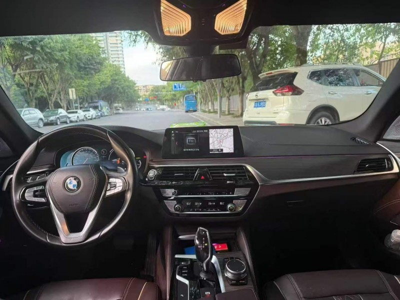 重庆18年宝马5系3