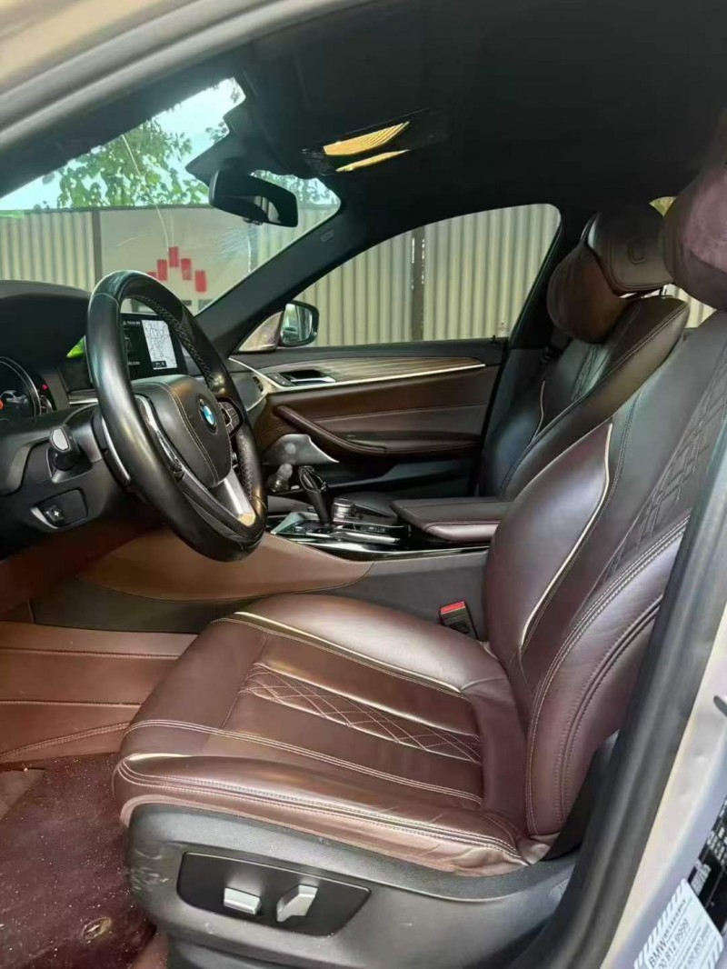 重庆18年宝马5系4