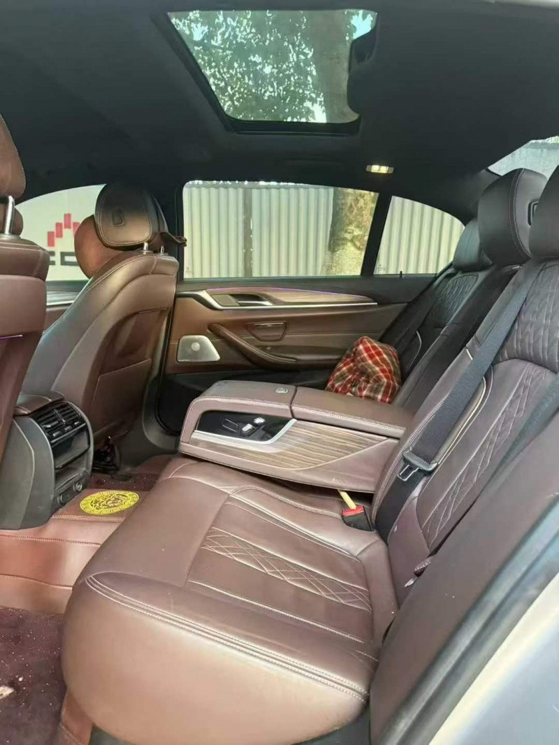 重庆18年宝马5系5