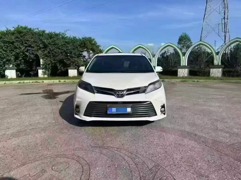 桂林16年丰田塞纳1