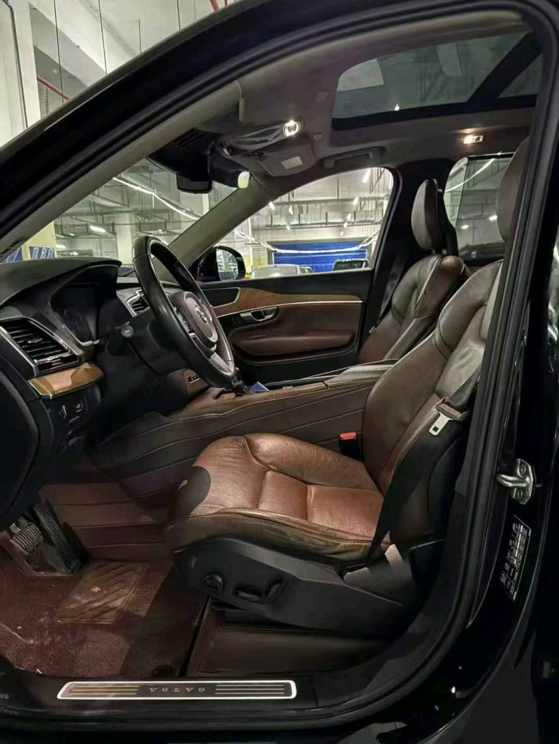 重庆20年沃尔沃XC906