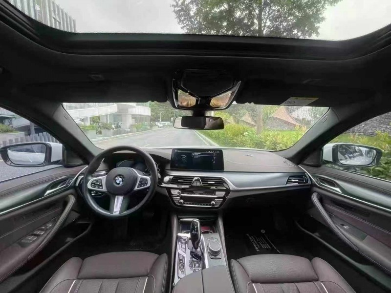 广州21年宝马5系4