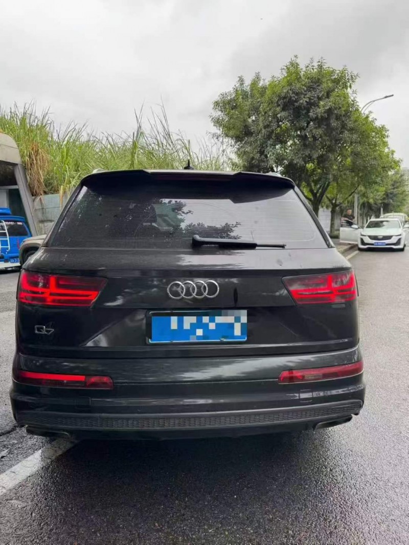 重庆18年奥迪Q79