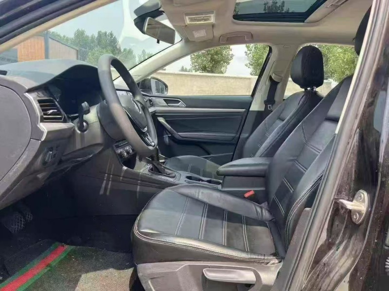 枣庄22年大众朗逸4