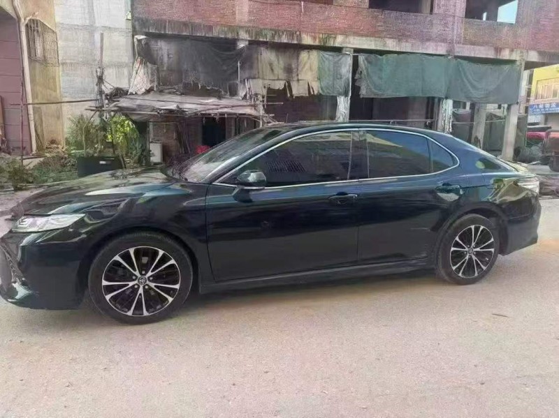 防城港18年丰田凯美瑞2