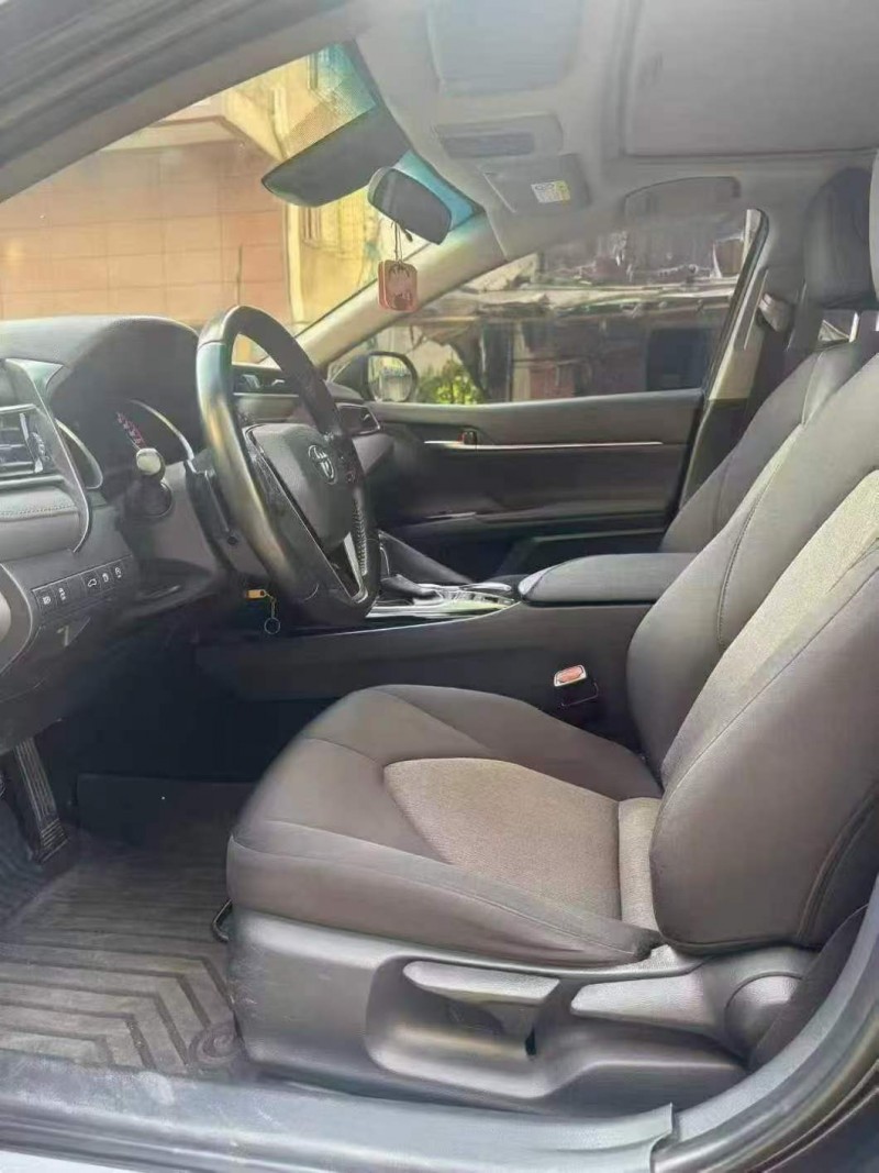 防城港18年丰田凯美瑞6