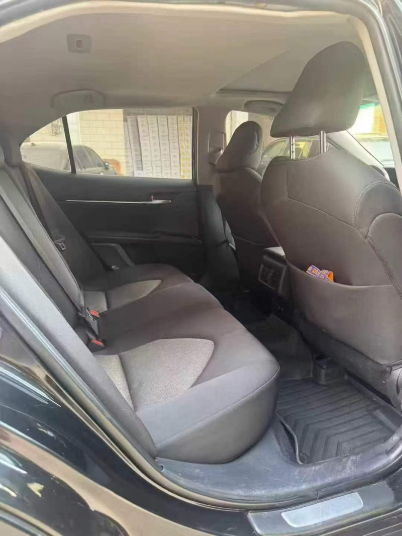 防城港18年丰田凯美瑞7