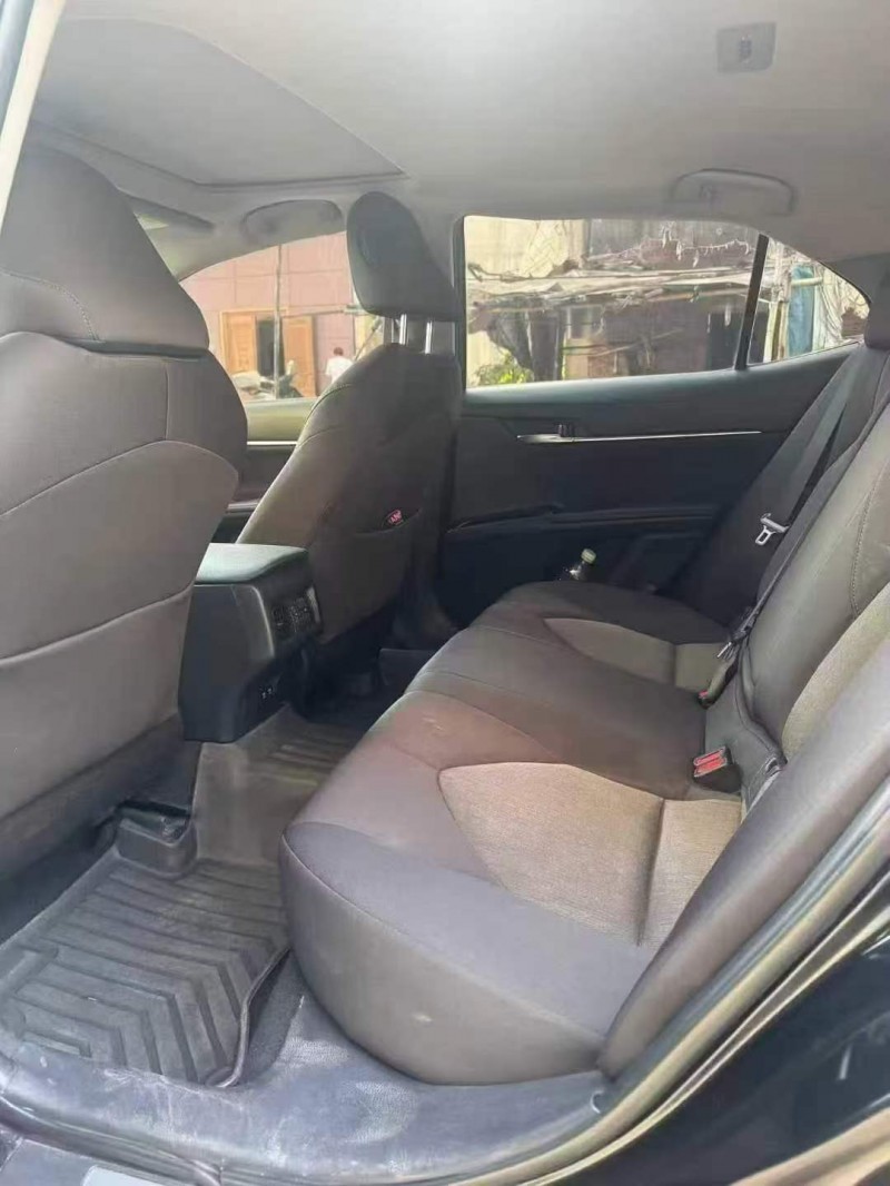 防城港18年丰田凯美瑞8