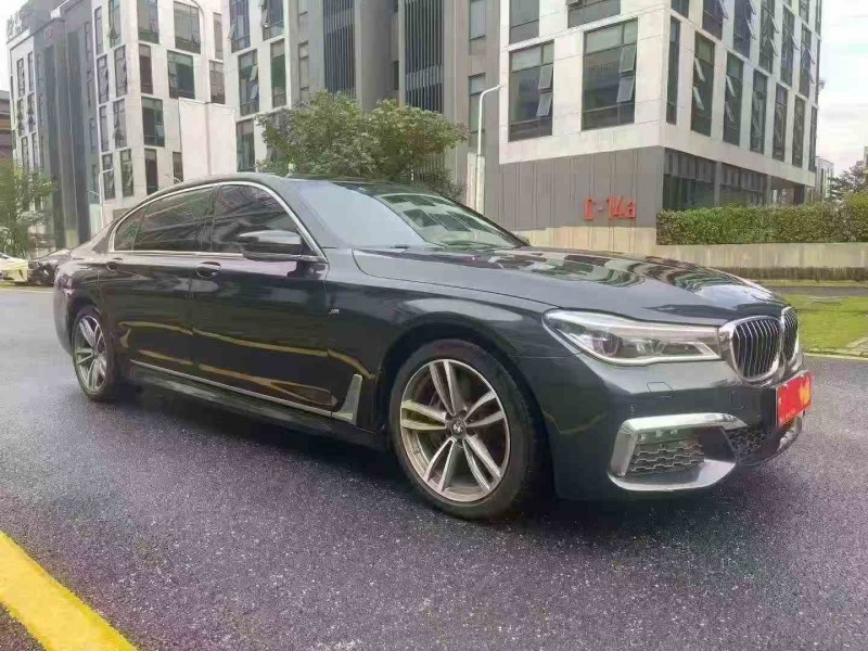 广州17年宝马7系3