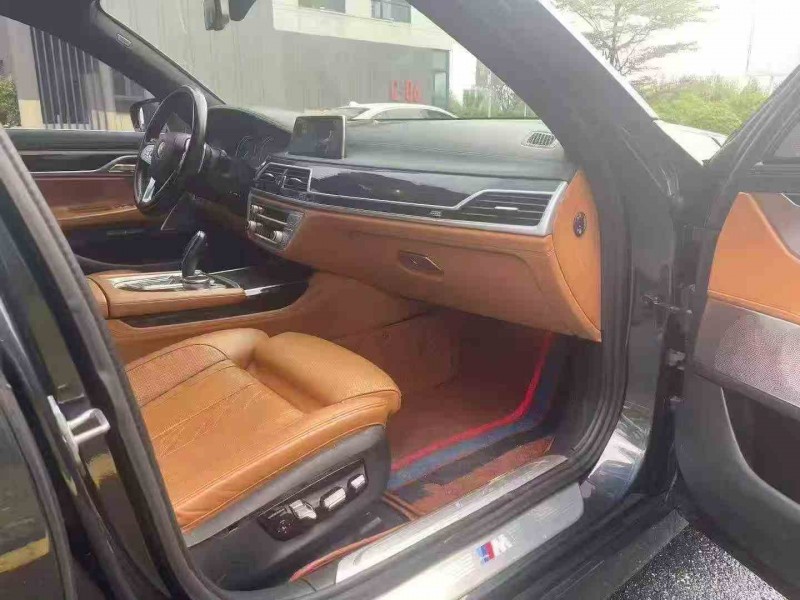 广州17年宝马7系4