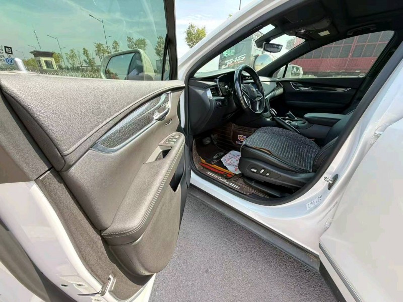 太原20年凯迪拉克XT59