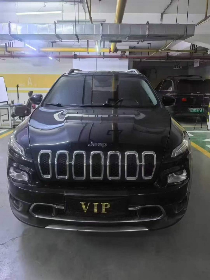 黄石18年Jeep自由光1