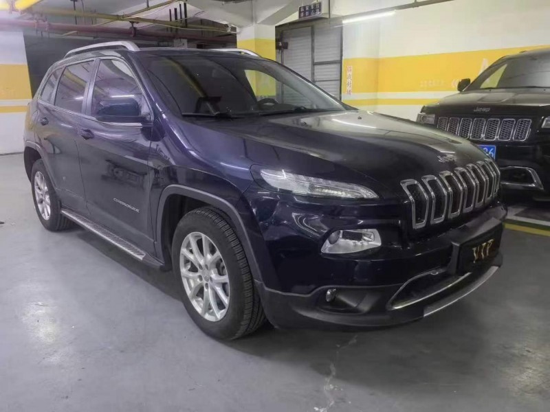 黄石18年Jeep自由光2