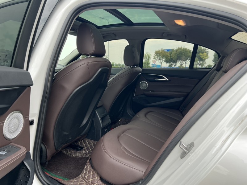 盐城23年宝马1系5