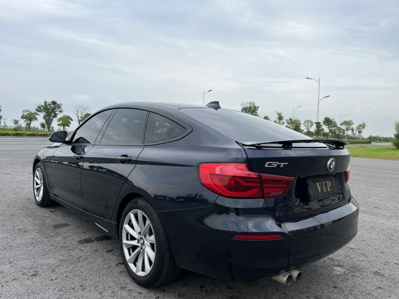 盐城19年宝马3系9